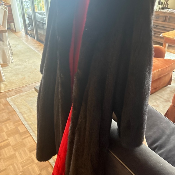 Kakas Fur Coat - Picture 3 of 3